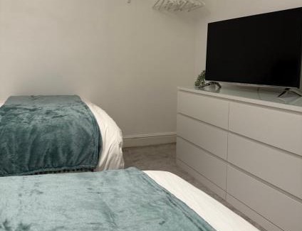 Smethwick House | Cozy 3-Bedroom Home Perfect for Work & Leisure