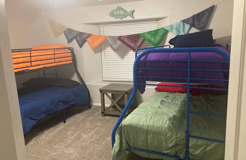 Page House | Cozy 3-bedroom house in Page with onsite parking for 4 vehicles with trailers.