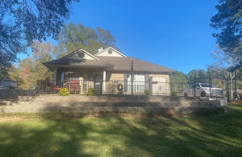 Doyline House | Cozy 3-bedroom house with WiFi near Lake Bistineau in Doyline