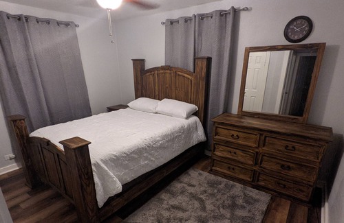 North Waco House | Cozy 3 bedroom Rustic **MINUTES FROM MAGNOLIA!!**