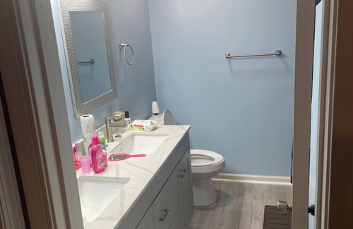 Chesapeake House | Cozy 3-bedroom townhome in amazing Chesapeake with AC, WiFi.