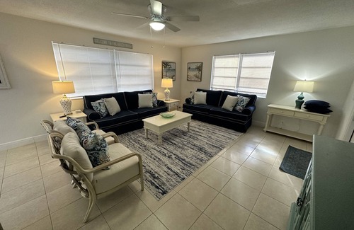 Sailboat Bend Apartment | Cozy 3 Bedroom Apartment Nestled In Tranquil Sailboat Bend!