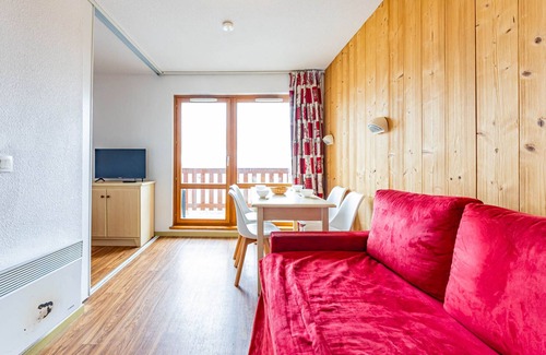 Saint-Francois-Longchamp Apartment | Cozy 36m² apartment, sleeps 6, near slopes and shops