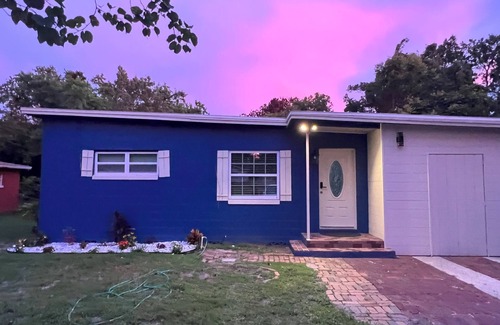 Pine Hills House | Cozy 3Bdrm Home Close To Orlando Fairgrounds, Downtown and Universal Studios!