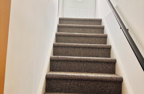 Melville Apartment | Cozy 3BR Getaway with Parking & Full Kitchen @ Melville