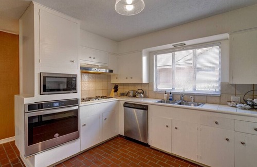 MacGregor House | Cozy 3br home by the medical center