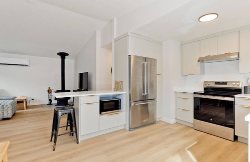 Orchard District House | Cozy 3BR Retreat in Midtown Bend