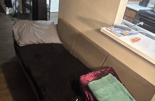 Alhambra Apartment | Cozy 4 bed hostel for individuals or a private room