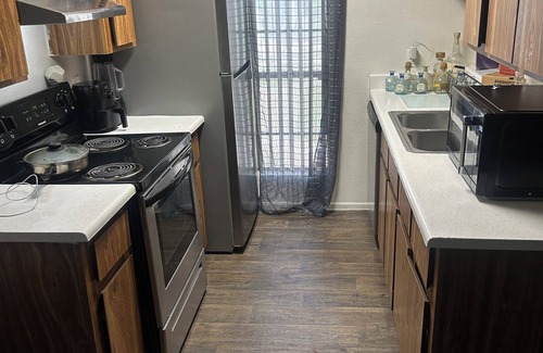 Alhambra Apartment | Cozy 4 bed hostel for individuals or a private room