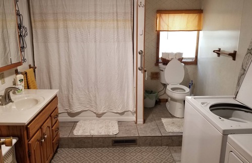 Cassville House | Cozy 4 bedroom 1.5 bath home. Walking distance from downtown. Pet friendly