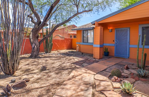 Tucson House | Cozy 4 Bedroom, 2 Bathroom home with lovely yard