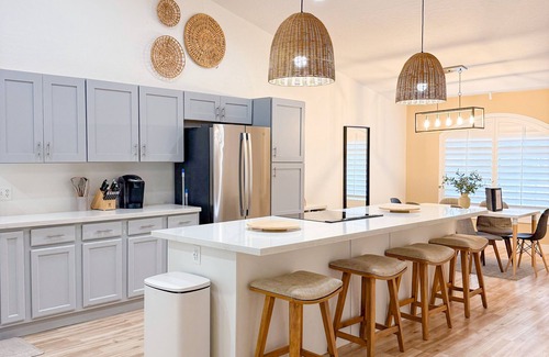 Chandler House | Cozy 4-bedroom house with AC, open concept, and smart-home features in Chandler