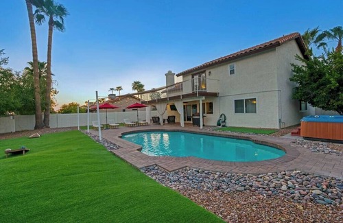 Sunset Ridge House | Cozy 4-BR home near Kierland with heated pool