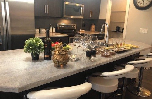 Southwest Edmonton House | Cozy and beautiful three bedroom house close to lake