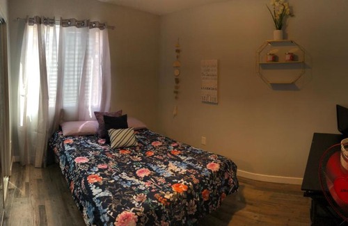 Downtown Los Angeles House | Cozy and Comfy Rooms Near SOFI Stadium, DTLA, USC, LAX, HOLLYWOOD, BEACHES Shared Home