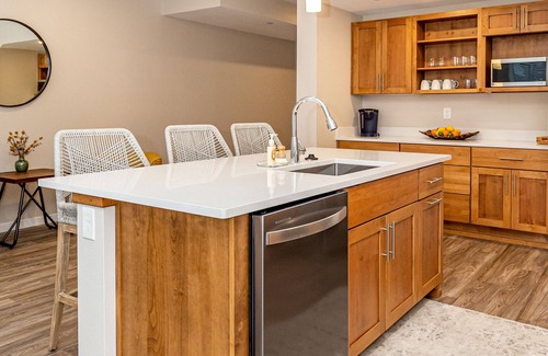 West Fargo Condo | Cozy and Modern Condo in Fargo #104