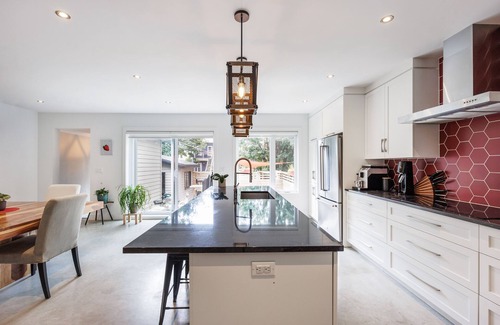 Verdun House | Cozy and modern house, 5 mins from everything in Verdun