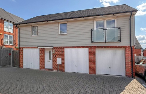 Dartford House | Cozy and modern two-bedroom apartment