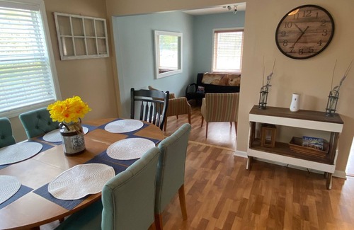 Zenda House | Cozy and Private Home Located within Minutes of Downtown and the Water