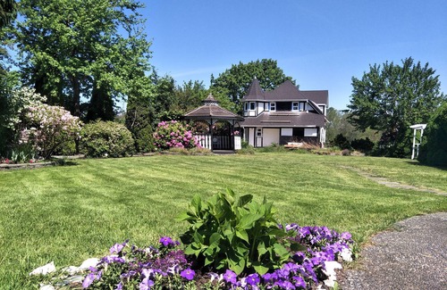 Richmond House | Cozy and quiet room, separate living room and kitchen suite