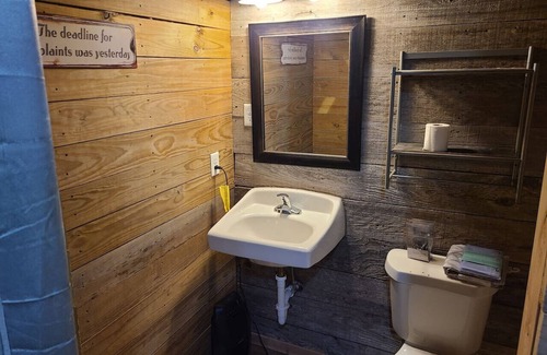 Atoka Cabin | Cozy and Quiet Tiny Home