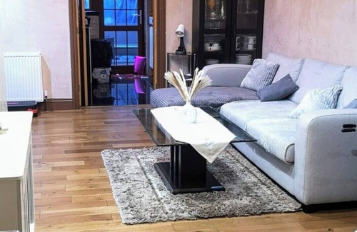 Selhurst House | Cozy and warm family-frien home
