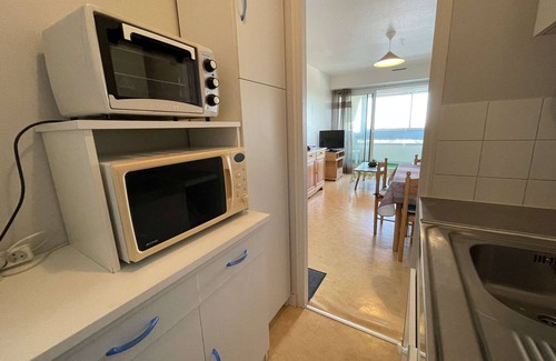Saint-Hilaire-de-Riez Apartment | Cozy apartment near beach with balcony and sea view
