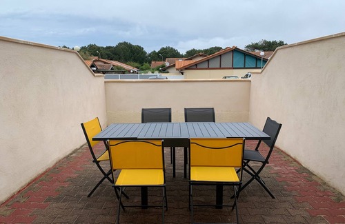 Biscarrosse Plage Apartment | Cozy Apartment Near Beach with Terraces, Sleeps 5, Parking Included - Biscarrosse Plage