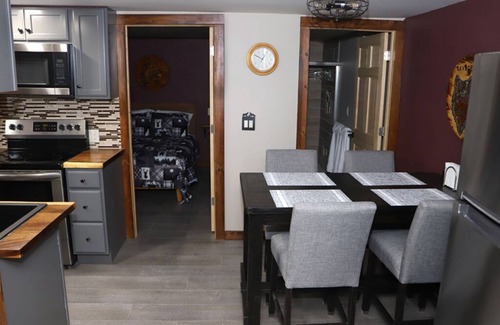 North Creek Apartment | Cozy apartment 1.5 miles from Gore Mountain