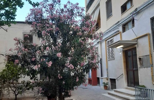 Garbatella Apartment | Cozy apartment a stone's throw from the historic center of Rome