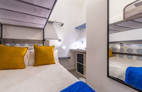 Quartieri Spagnoli Apartment | Cozy Apartment ai Quartieri Spagnoli by Wonderful Italy