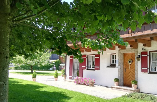 Gmain Apartment | Cozy apartment in the mountains near Salzburg