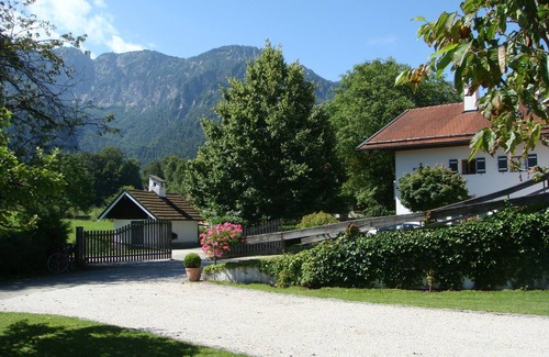 Gmain Apartment | Cozy apartment in the mountains near Salzburg