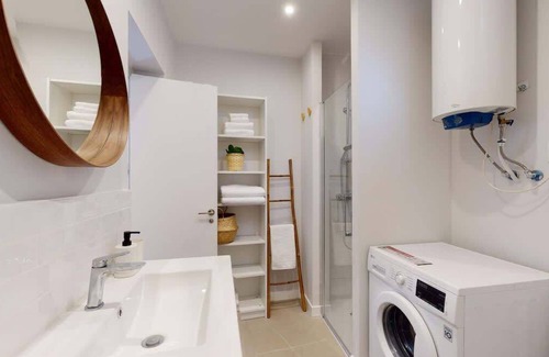 Recoletos Apartment | Cozy Apartment for Work & Travel in Recoletos