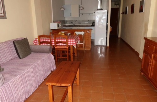 Velilla-Taramay Apartment | Cozy apartment in Almuñécar, pool, tennis, close to the beach