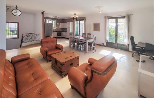 Beziers Apartment | Cozy Apartment In Béziers With Wi-Fi