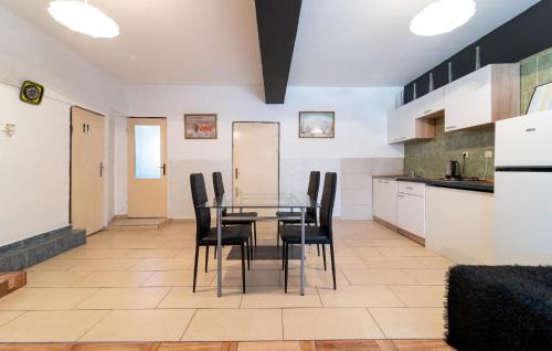Donji Karin Apartment | Cozy Apartment In Benkovac With Wifi