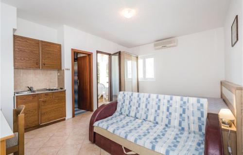 Mandre Apartment | Cozy Apartment In Mandre With Wifi