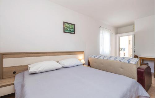 Mandre Apartment | Cozy Apartment In Mandre With Wifi