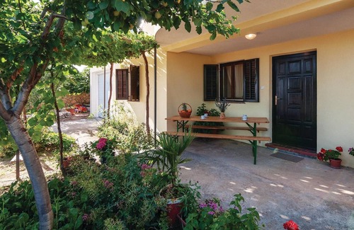 Maslenica Apartment | Cozy apartment in Maslenica with WiFi