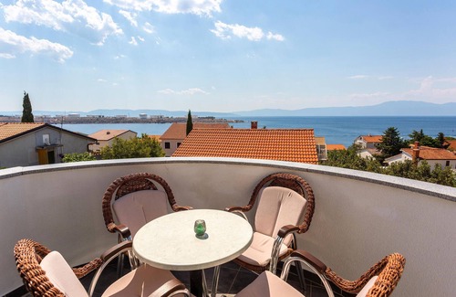 Municipality of Omisalj Apartment | Cozy apartment in Omisalj with kitchen