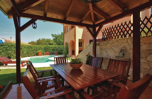 Vinkuran Apartment | Cozy apartment in Pula with WiFi