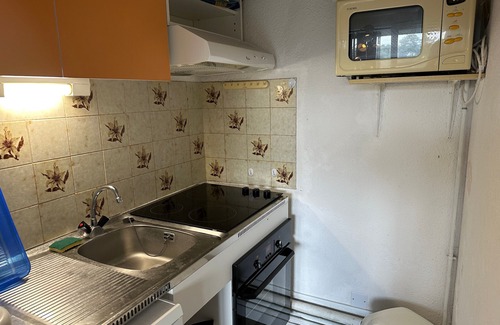 Le Penon Apartment | Cozy Apartment in Seignosse, 300m from Ocean, with Balcony and Private Garage