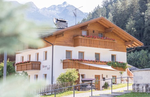 Caminata di Tures Apartment | Cozy Apartment "Kornblume - Mesnerhof" with Mountain View, Wi-Fi, Balcony & Garden