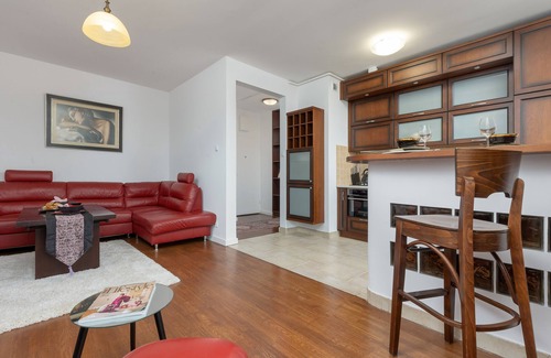 Mokotow Apartment | Cozy Apartment Near Airport by Renters