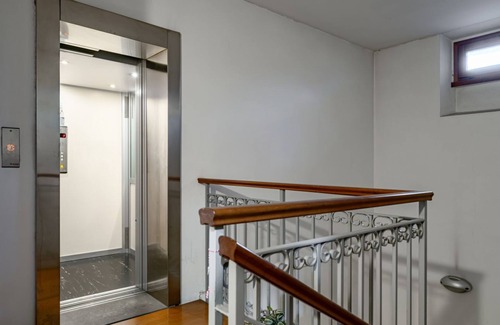 Ricorboli Apartment | Cozy apartment of about 45 sqm, for up to 4 people, located on the 2nd floor with lift (NOT suitable for disabled people; some steps at the entrance) of a renovated ancient building. The apartment is located in the Piazza Ferrucci/Ponte San Niccolò, in