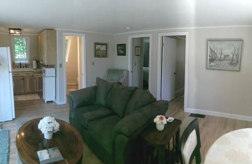 Jackson Apartment | Cozy Apartment Overlooking Mount Washington in Rural Country Setting
