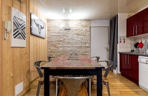 Cauterets Apartment | COZY APARTMENT RENOVATED CITY CENTER AVENUE LECLERC WIFI AND PRIVATE COVERED PARKING
