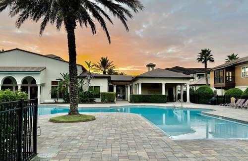 Deerwood Apartment | Cozy Apartment with 2 King Beds Big Pool and Gym Near Mayo Clinic Southisde Jax
