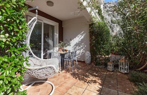 Orahovac Apartment | Cozy Apartment with Garden